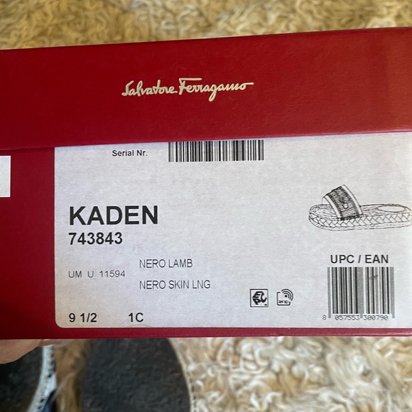 Salvador Ferragamo Lambskin slides size 9.5 - Picture 4 of 6